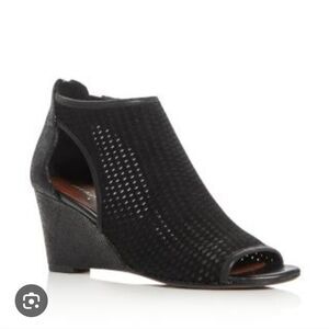 Donald J. Pliner Jace Wedge Sandals In Black Size 10